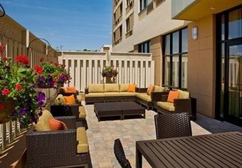 Hotel Courtyard By Marriott Kingston Highway 401