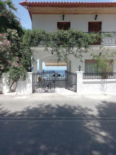 Ekie Apartment With Sea View