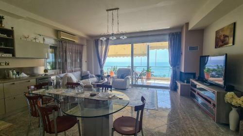 Bay View Apartment