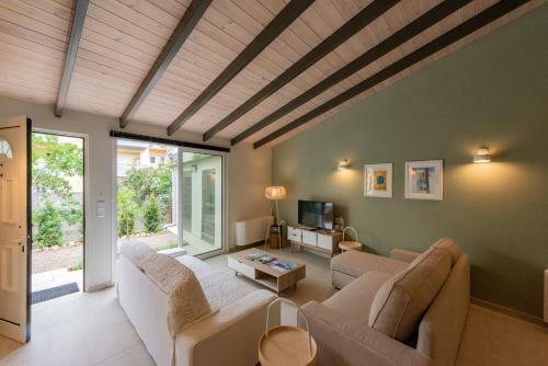 Linas Home - Kalamata Mediterranean Villas