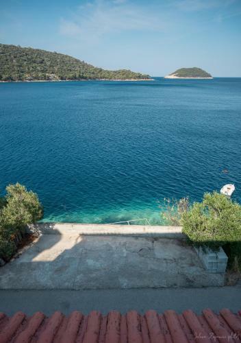 Apartments Lastovo Sili?