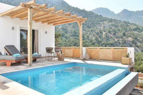 Akropolis Village Complex Of Luxury Residence