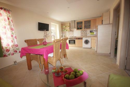 Apartment Rustica With 2 Bedrooms