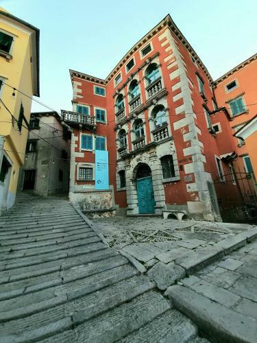 Cozy Studio Apartment Leprin In Labin Old Town