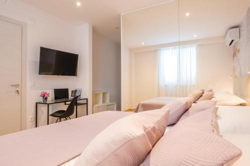 Hostal Dubrovnik Airport - Moonlight Rooms****