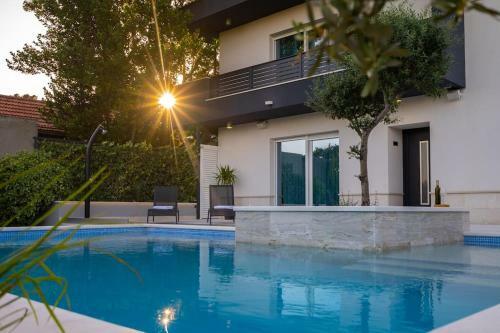 Luxury Apartment Tekla