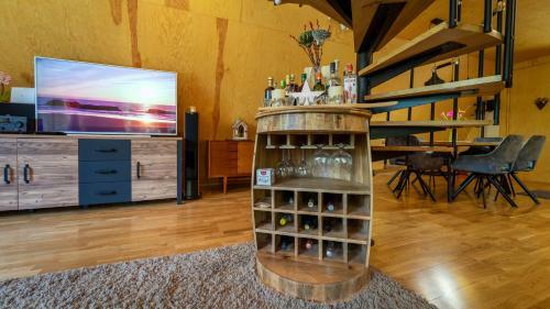 Forest House Stella - A Frame Cabin