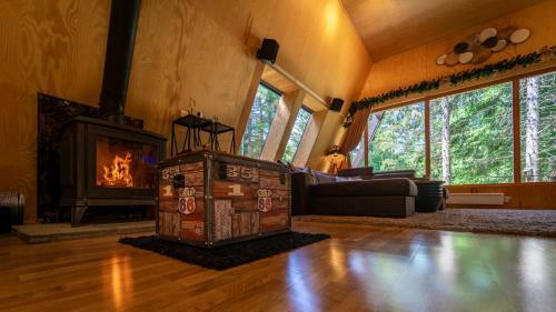 Forest House Stella - A Frame Cabin