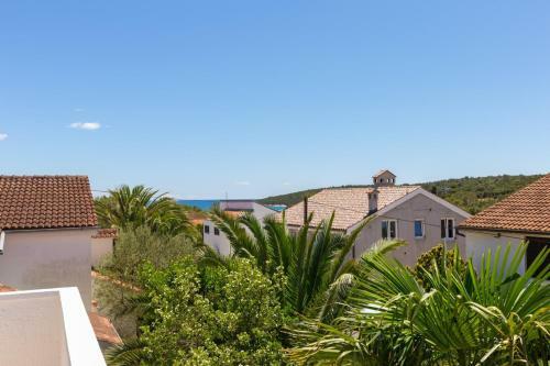 Hostal Apartments Nives, Artatore