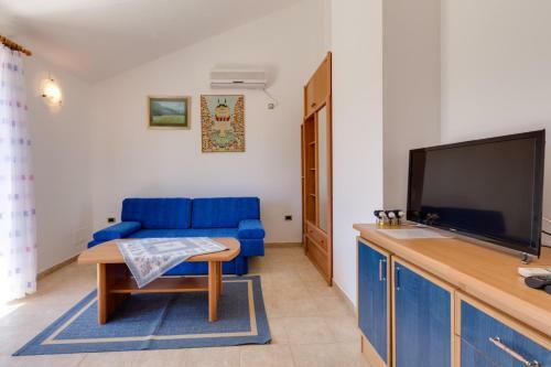 Hostal Apartments Nives, Artatore