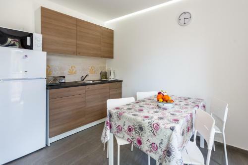 Golden Island Apartments