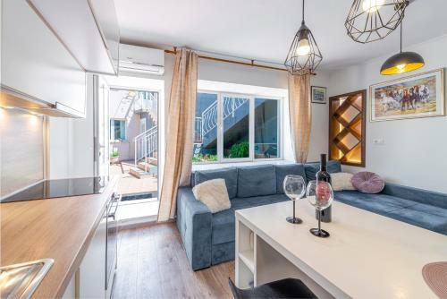 Modern Studio Apartment Lu?i?