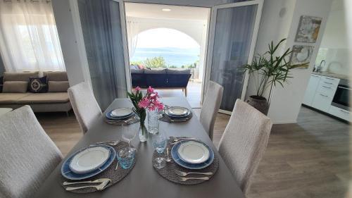 Divine View Apartma