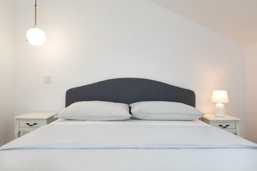 Bellmar Apartments