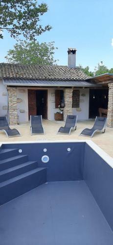 Villa Sweet Rustic Home