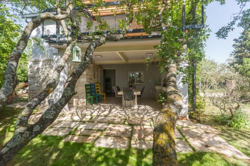 Peroj's Green Oasis - Holiday Home
