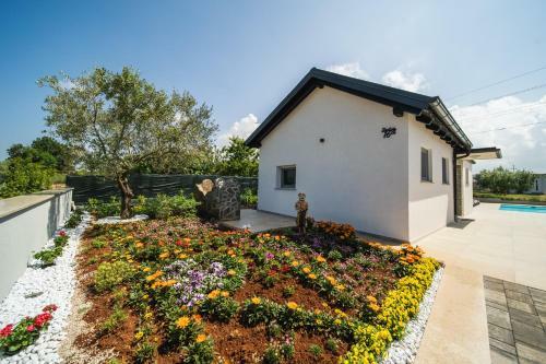 Leonardo House