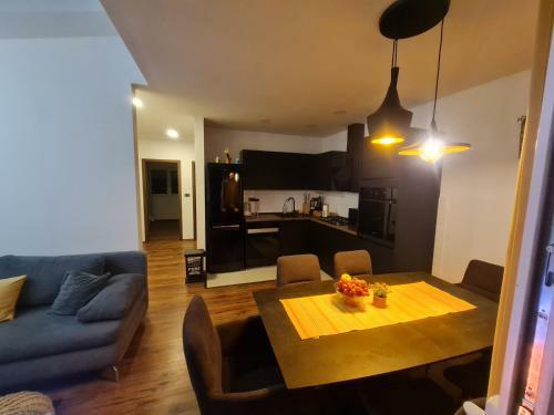 Apartmani Lola