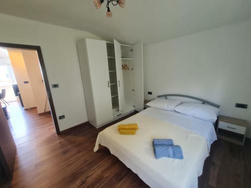 Apartmani Lola