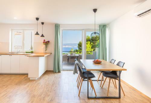 Adris Apartments