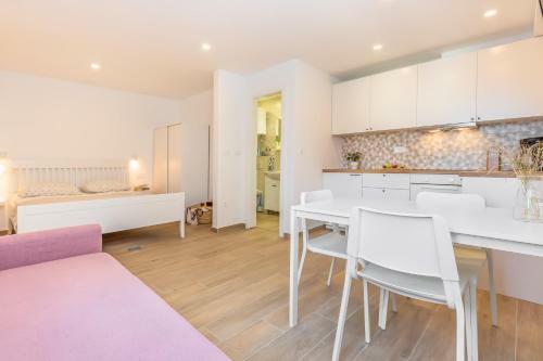 Adris Apartments