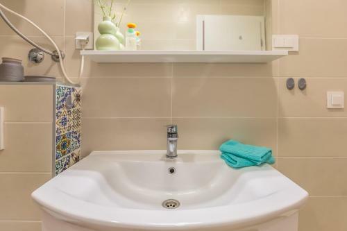 Adris Apartments