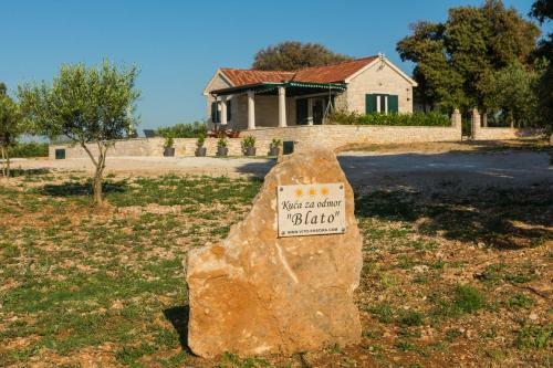 Villa Holiday Home Blato