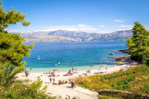 Apartments Lucija Above The Beach