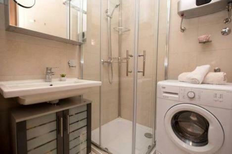 Luxury Apartment Ani With Pool 100m To See