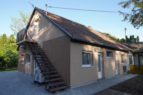 Ny�rfa Apartman