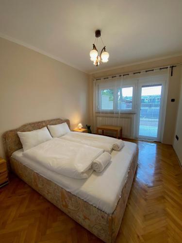 Pet?fi 24 Apartmanok Si�fok