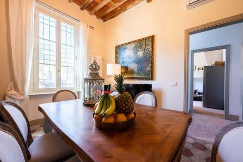 Villa Viloca In Camaiore, With Jacuzzi