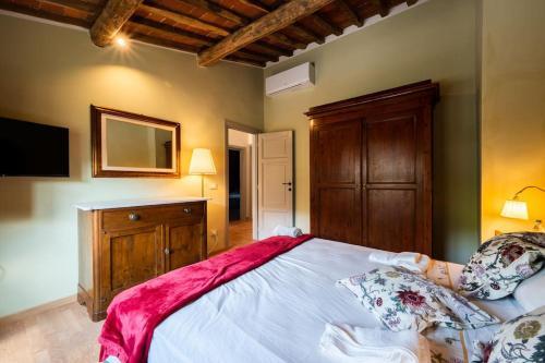 Villa Viloca In Camaiore, With Jacuzzi