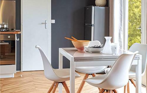 Stunning Home In In de Bongerd With 3 Bedrooms #812