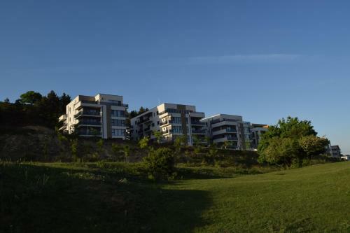 Dune, Apartament Magic La Marginea Orasului