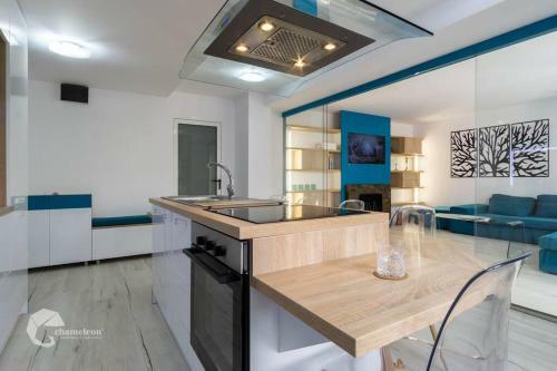 Apartament �n One?ti - ?emineu ? Jacuzzi ? Netflix