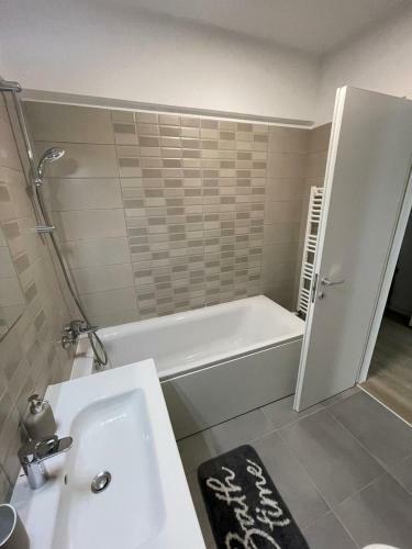 Lara 65 - Cozy & Modern Apartment @ Conest