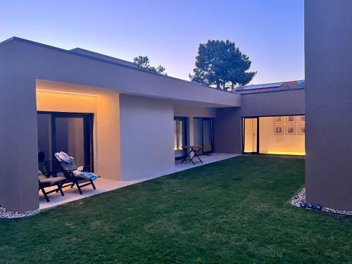Modern 4-bed Villa 4k Beach 30k Lisbon