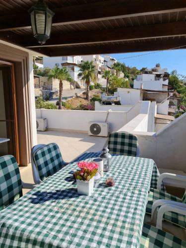 Summer Villa With Four Bedroom Three Bathroom Two Garden ???? ???? ????? ?? ???? ???? ? ???? ???? ? ??????? ?? ?????? ?????