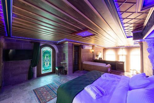 Foremanson Cave Hotel