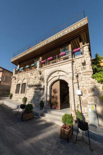 Foremanson Cave Hotel