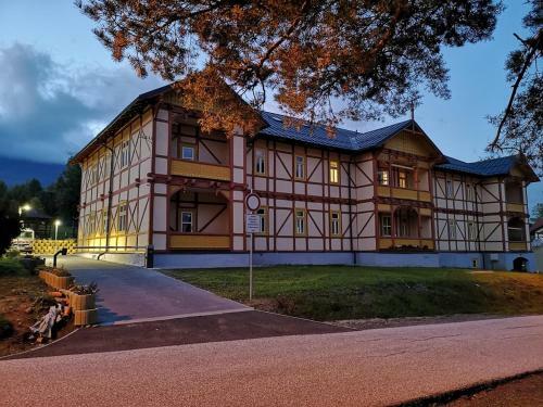 Trio Apartm�ny - Vila Koll�r