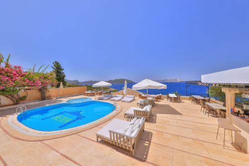Hera Hotel