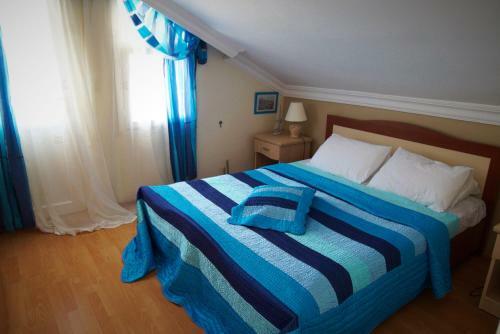 Two Seas Villa Bougainvillaea
