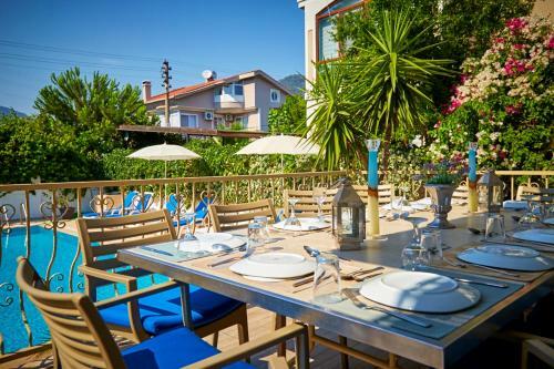 Two Seas Villa Bougainvillaea