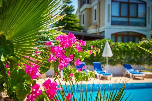 Two Seas Villa Bougainvillaea