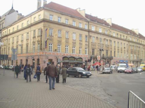 Two Bedrooms Apartment With Two Bathrooms