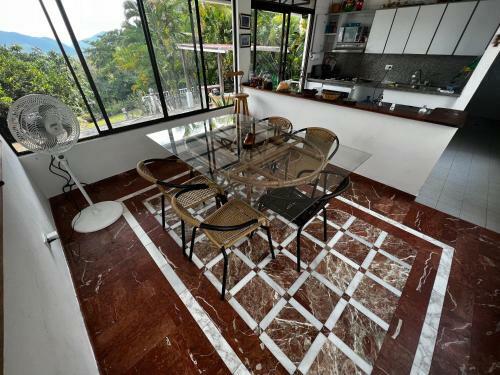 Villa � Casa 100 % Privada, Piscina Y Parqueadero !