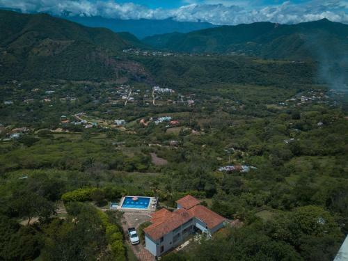 Villa � Casa 100 % Privada, Piscina Y Parqueadero !