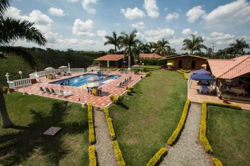 Hotel Cabitat Caba�as